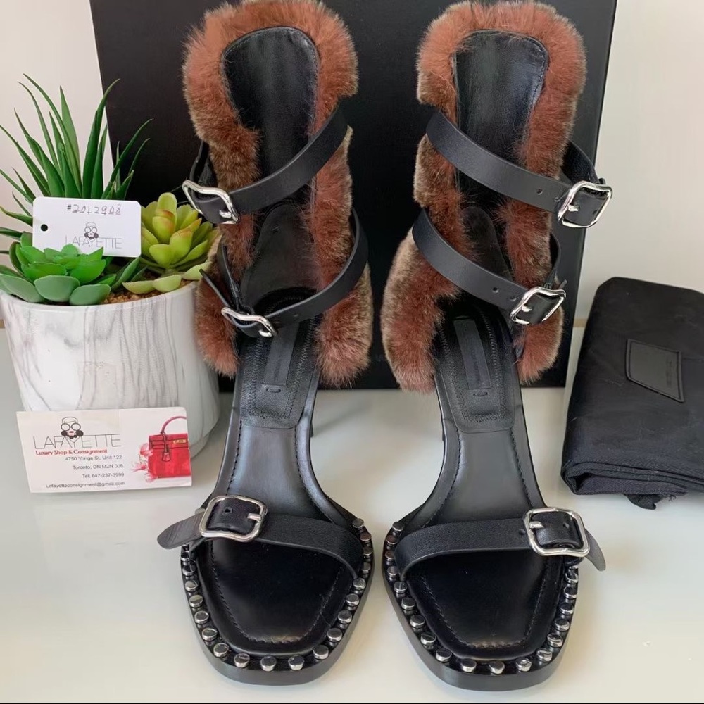 NWT💗Authentic 💲2⃣️0⃣️0⃣️Alexanderwang black fur high heels sandals